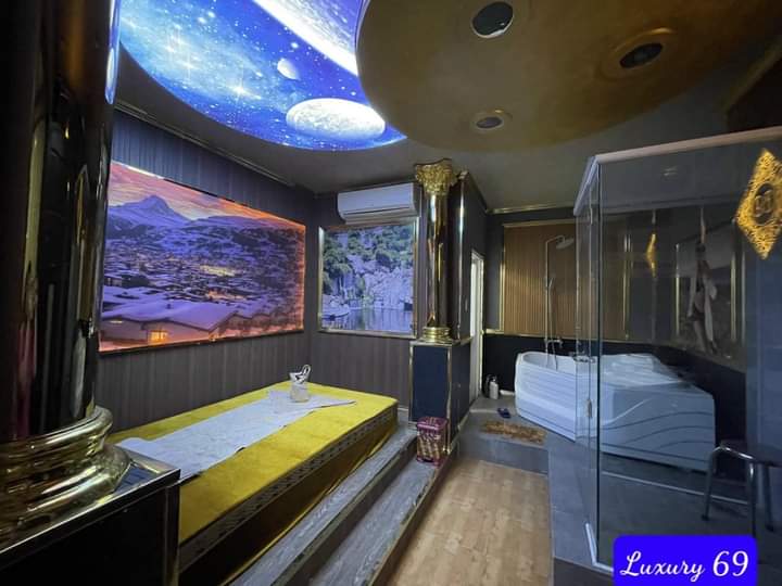 Z3739111777025 f6042094051740bed8cdc041416509ca